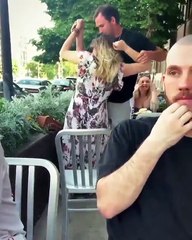 É assim que vai acabar muitos dos primeiros convívios após a quarentena