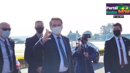 Deixa eles domingo sozinho, diz Bolsonaro se referindo a extrema-esquerda