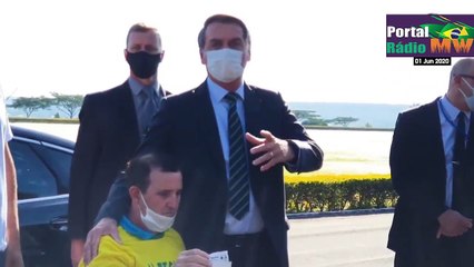 Bolsonaro chama Moro de Covarde, relativo a flexibilização da posse de armas