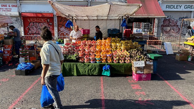 بريطانيا تدخل مرحلة جديدة من تخفيف حالة الإغلاق العام