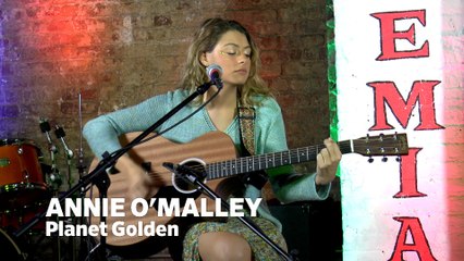 Dailymotion Elevate: Annie O'malley - "Planet Golden" live at Cafe Bohemia, NYC