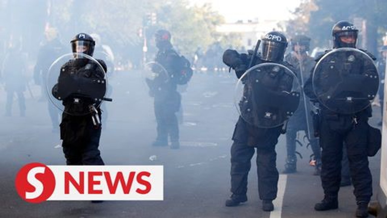 Violent clashes erupt outside the White House