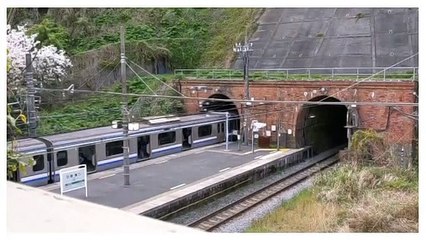 ドアカット　横須賀線田浦駅/Door cut in Taura station