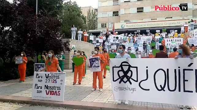 Los sanitarios se concentran por la defensa de la sanidad pública y contra las privatizaciones