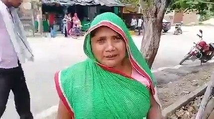 Download Video: कोटेदार ने गरीब महिला को राशन देने के बजाय कार्ड को फाड़ डाला