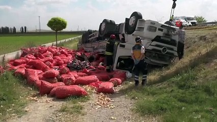 Şarampole devrilen tırın sürücüsü hayatını kaybetti