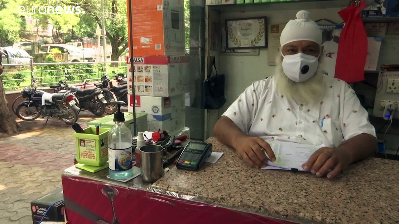 Heuschrecken, Hitze und Angst vor Coronavirus