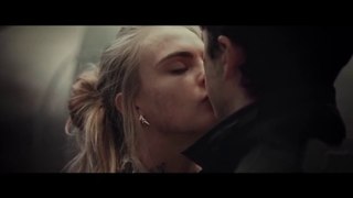 Valerian and the City of a Thousand Planets  Kiss Scene (Valerian and Laureline)