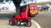 Jovem fica ferido ao sofrer queda de moto na Av. Carlos Gomes