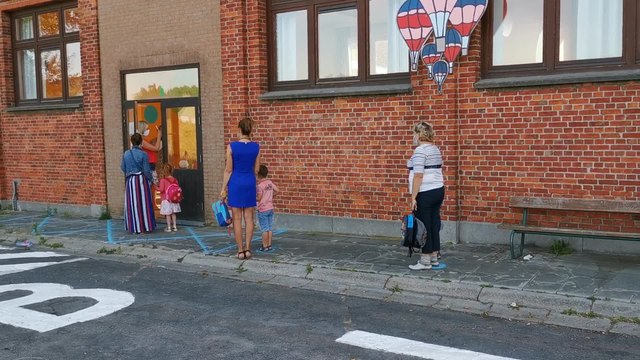 Rentrée des maternelles à l'école communale de Dottignies