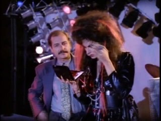 Misterio para tres -1x04- A Cup of Time (Una taza de tiempo)