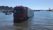 Saint-Malo. Un poids lourd piégé par la marée