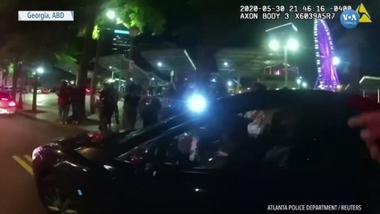 Polisin Elektro Şok Kullanarak Öğrencileri Gözaltına Aldığı Görüntüler