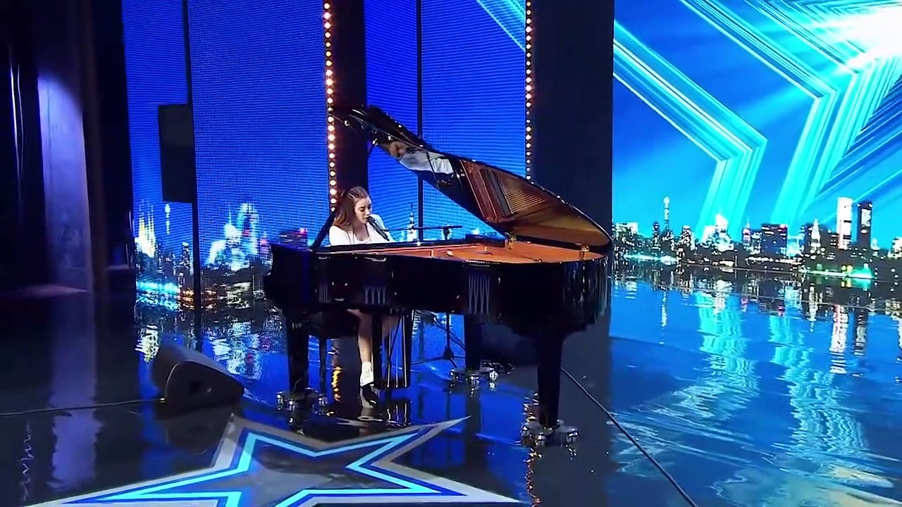 AMAZING SINGER Sings TITANIUM by DAVID GUETTA and SIA / Got Talent Global