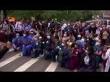 NY nurses take a knee in solidarity with protesters