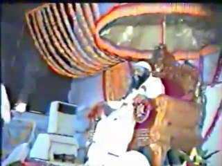 Sri Amma Bhagavan Sharanam - Velle kudure mel