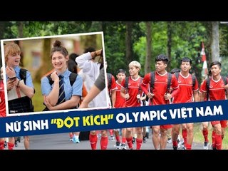 Hàng trăm nữ sinh tại Indonesia "đột kích" buổi tập của Xuân Trường, Văn Thanh cùng đồng đội