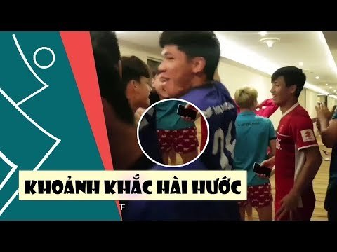 Văn Toàn cùng toàn đội ăn mừng trong thời khắc lọt vào vòng knock - out | HAGL Media