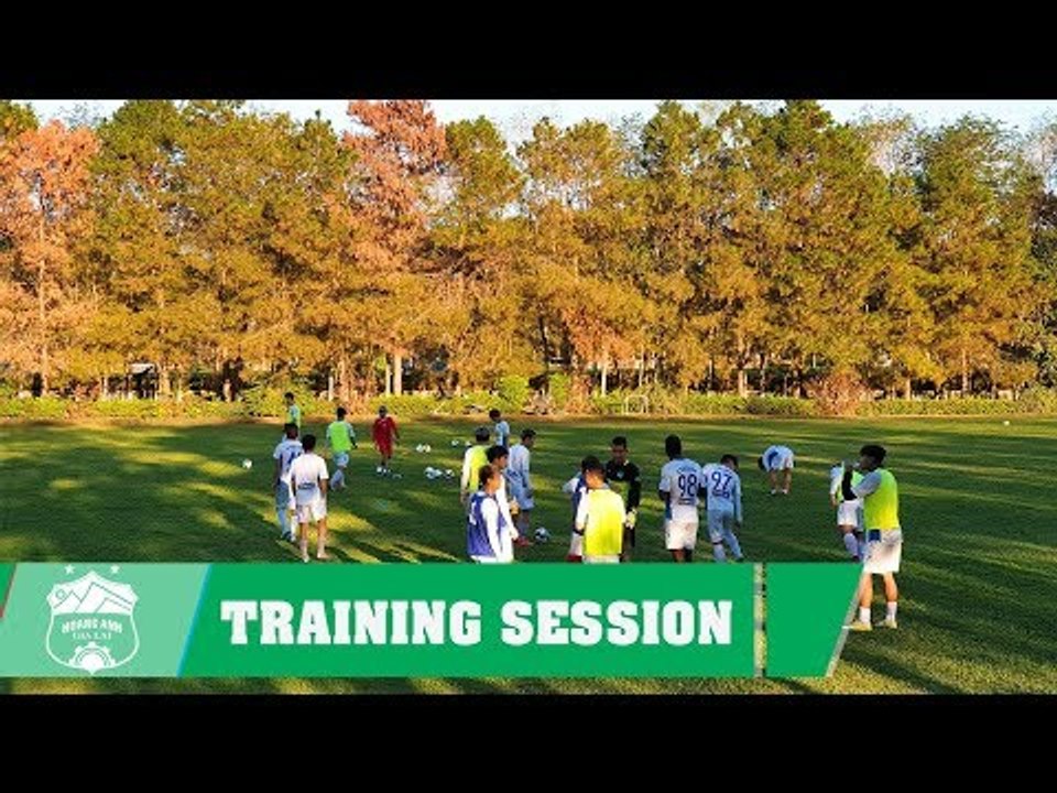 ''Say nắng'' trước nụ cười rạng rỡ của team Phố Núi trong buổi tập trước thềm V-league | HAGL Media