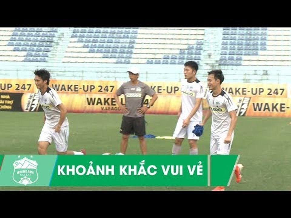 Bị Xuân Trường bắt nạt đá ma, Văn Toàn "trút giận" lên cậu em Thanh Bình | HAGL Media