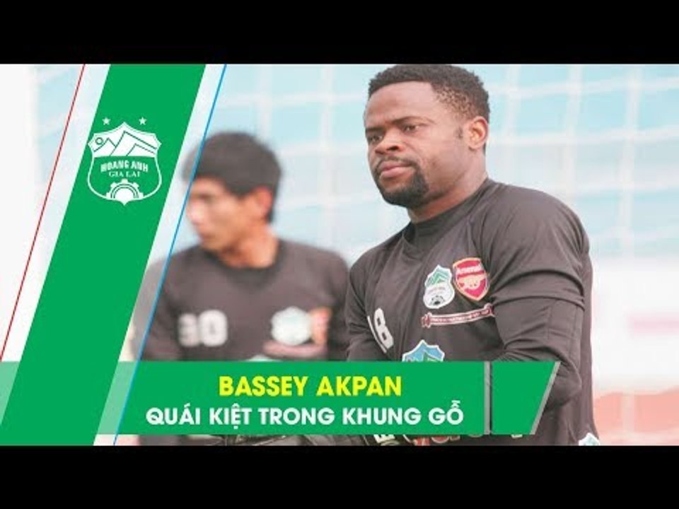 Bassey Akpan | "Quái kiệt" trong khung thành của HAGL | Top Saves | HAGL Media
