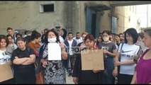 120 punonjës të një fasonerie në Vlorë kërkojnë pagën e luftës: Duam të dimë pse na është refuzuar