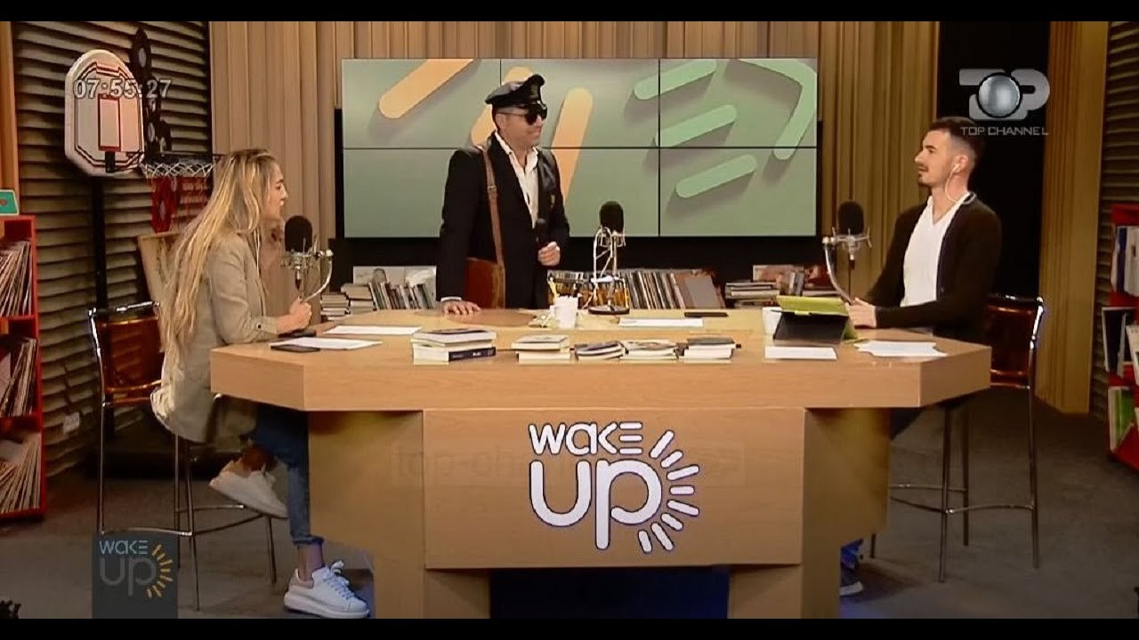 Wake Up/ "Dua të të bëj të lumtur" surprizon live Islin, në Wake Up