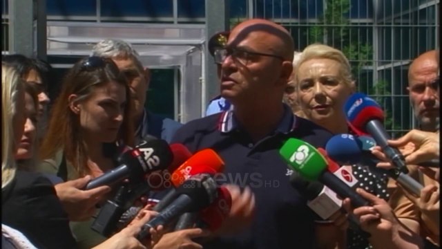 Ora News - Aleanca për Teatrit kallëzim në SPAK për Veliajn, Leshajn dhe Ardi Veliun: Të arrestohen!