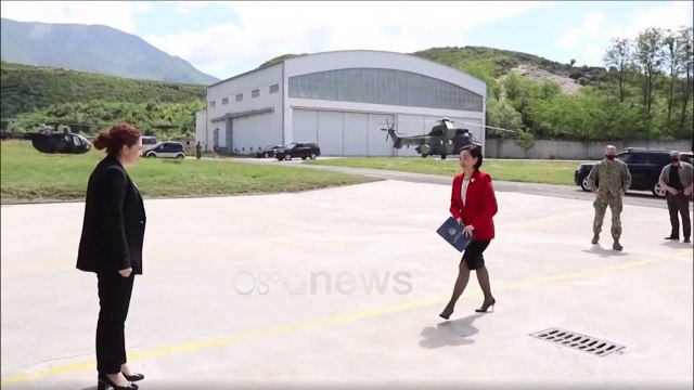 Ora News - Forcës Ajrore shqiptare i shtohen helikopterë të tipit “Black Hawk”