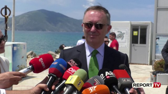 Ambasadori italian: Dialog për 'Zgjedhoren', teatri u politizua, nuk është detyra e ambasadorëve