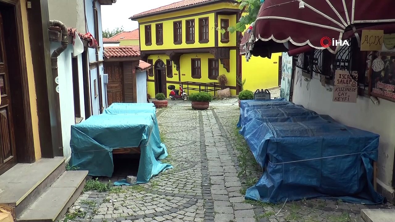 Tarihi bölgenin esnafı eski günlerine kavuşmak istiyor