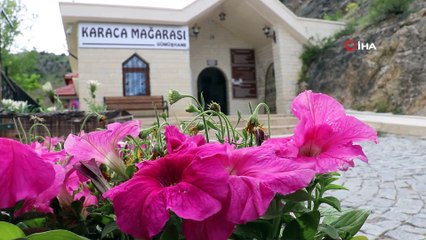 150 milyon yıl yaşındaki yer altı sarayında turizm sezonu başladı