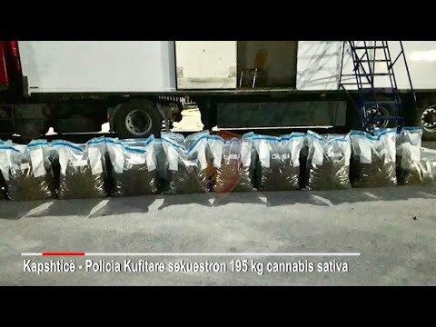 Ora News - 195 kg hashash drejt Greqisë me kamion, 4 në pranga, shpallet në kërkim organizatori