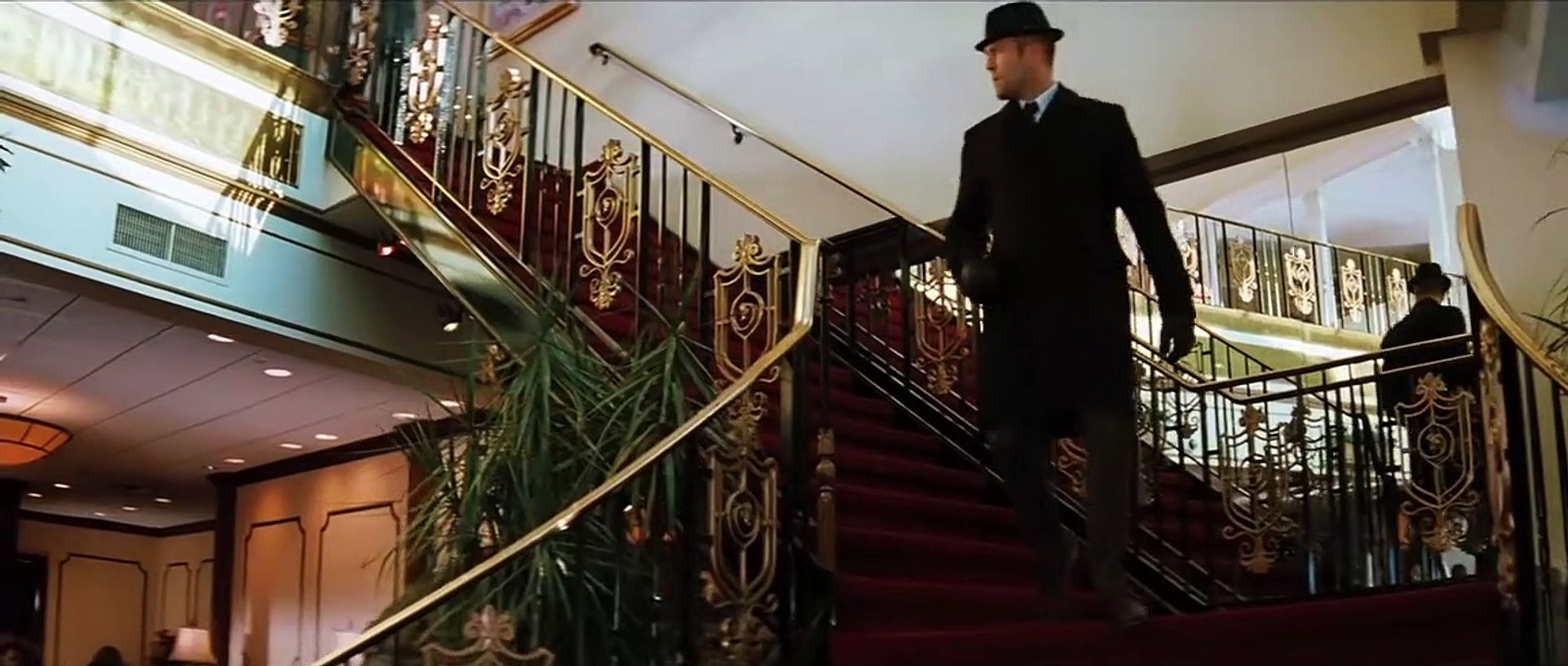 13 - Trailer