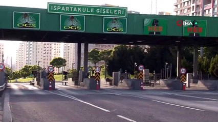 İstanbul’da inatçı sürücülerin gişede sıkıştığı kaza kamerada