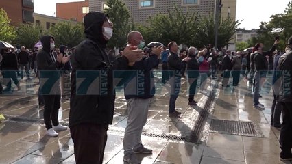 VETEVENDOSJE PROTESTON NE SHESH, QYTETARET RUAJNE DISTANCEN - News, Lajme - Kanali 7