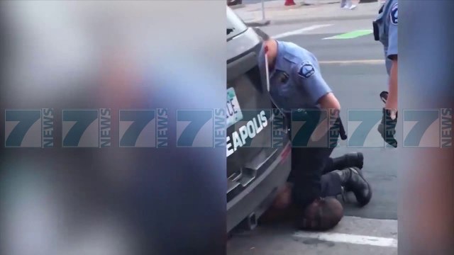 SHBA «NUK MERR DOT FRYME», NUK NDALEN PROTESTAT E DHUNSHME - News, Lajme - Kanali 7