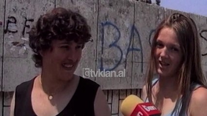 Vox pop, vizita e Berishës në Vlorë - (10 Maj 2000)