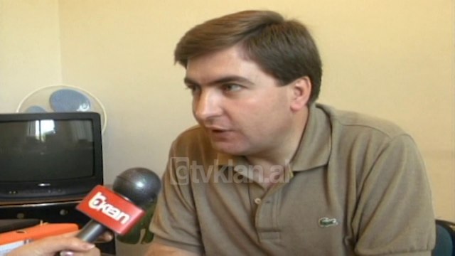 Gramoz Ruci dhe Luan Rama interviste per gjetjen e thesarit (8 Maj 2000)