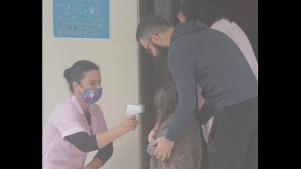 Ora News - Rihapen çerdhet dhe kopshtet, fëmijët priten tek dera me termometër në dorë