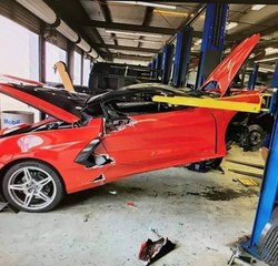 Le propriétaire de cette Corvette C8 va se souvenir longtemps de son passage chez son concessionnaire