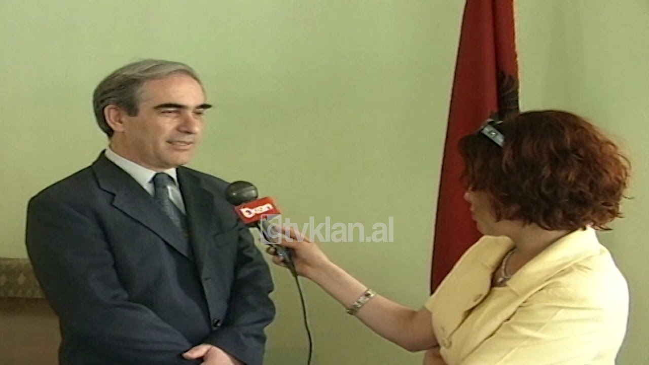 Skënder Gjinushi për vizitën e Berishës në Vlorë - (11 Maj 2000)