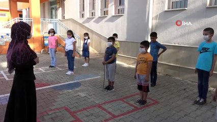 Vefalı Öğretmen Öğrencilerini Unutmadı