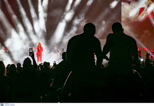 Θέμα στον Guardian η Θεοδωρίδου και η drive in συναυλία της στη Γλυφάδα! Η νέα τάξη πραγμάτων