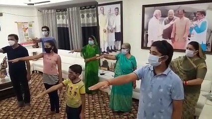 पूर्व महापौर ने प्रधानमंत्री के आव्हान पर "आत्मनिर्भर भारत" की लक्ष्य प्राप्ति के लिए सहपरिवार लिया संकल्प