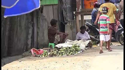 Lapak Sepi Pedagang Jualan Di Trotoar