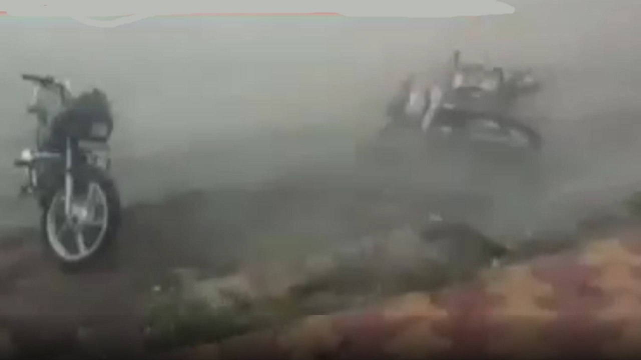 Cyclone Nisarg: Strong winds topple motorbikes