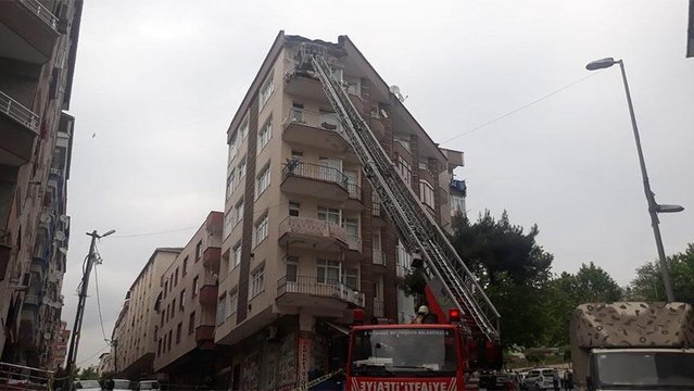 İstanbul’da 5 katlı binada çökme