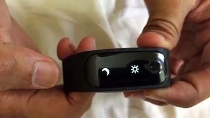 how to remove fastrack reflex from strap for charging