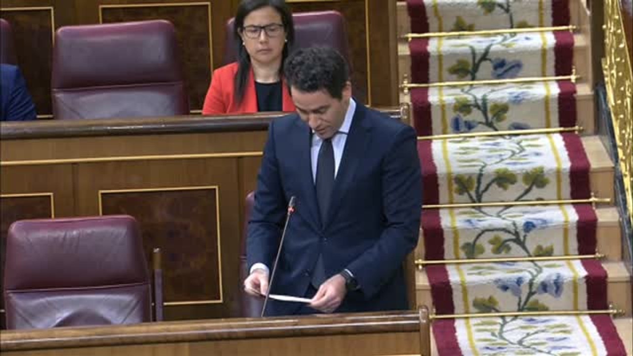 García Egea acusa a Pablo Iglesias de "colocar a un amigo en una puerta giratoria"